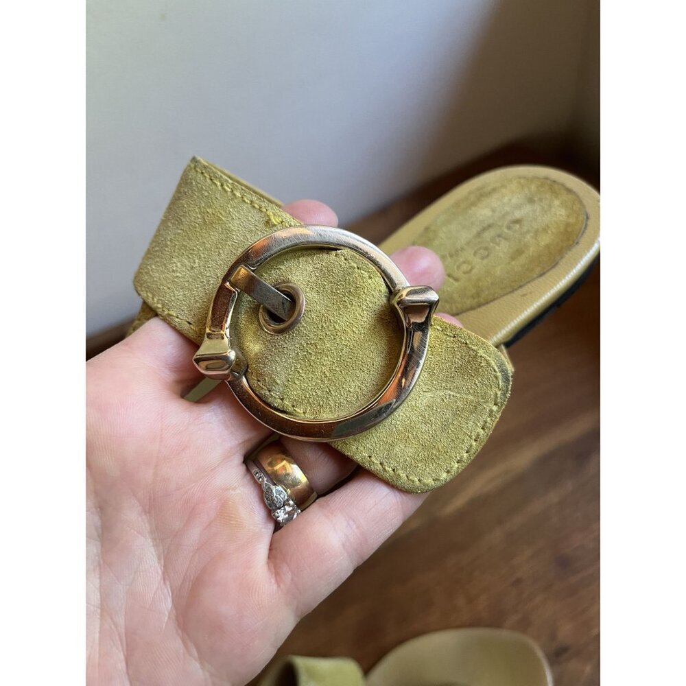 Gucci Women’s Chartreuse Suede Leather & Gold-tone Buckle Thong Sandals 6.5 B